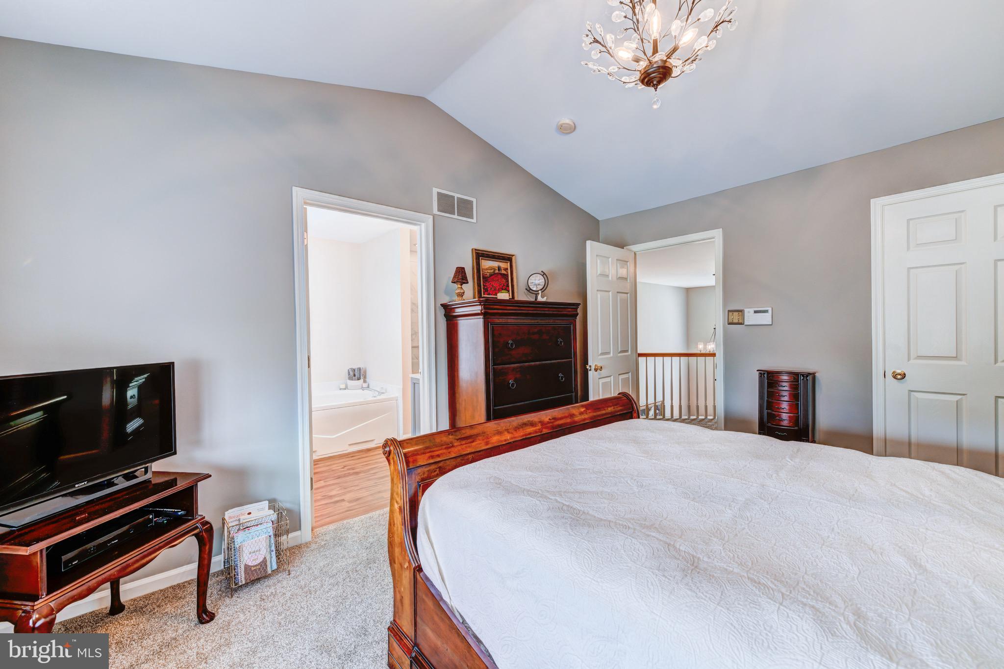 586 HARRINGTON COURT