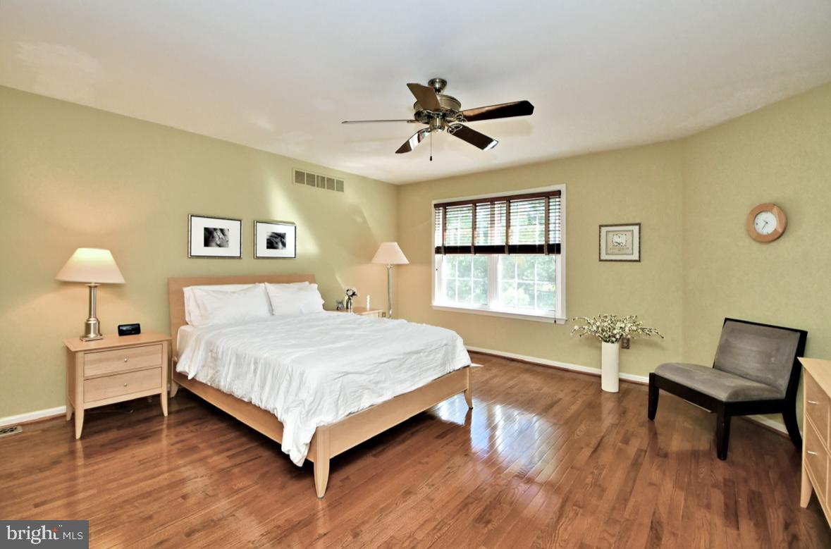 209 PRIMROSE LANE