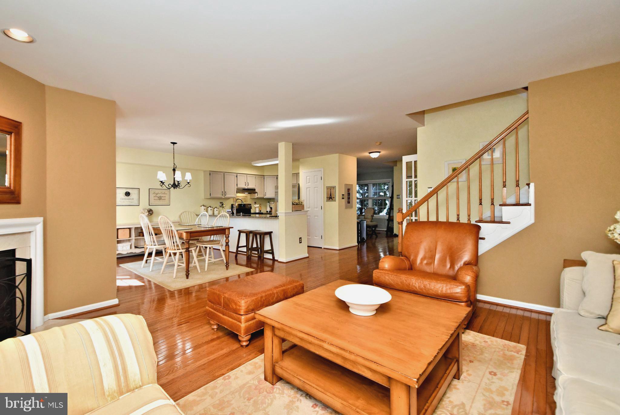 209 PRIMROSE LANE