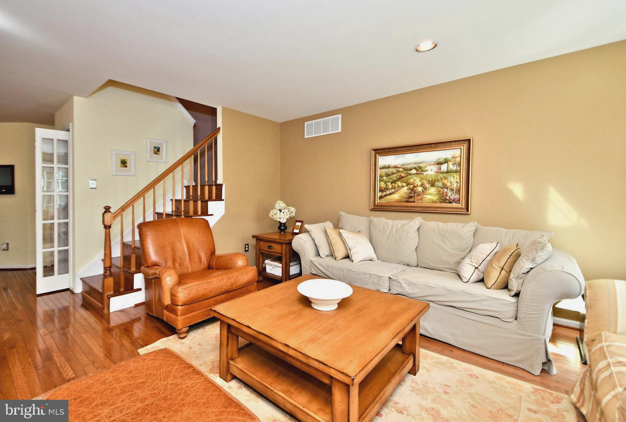 209 PRIMROSE LANE