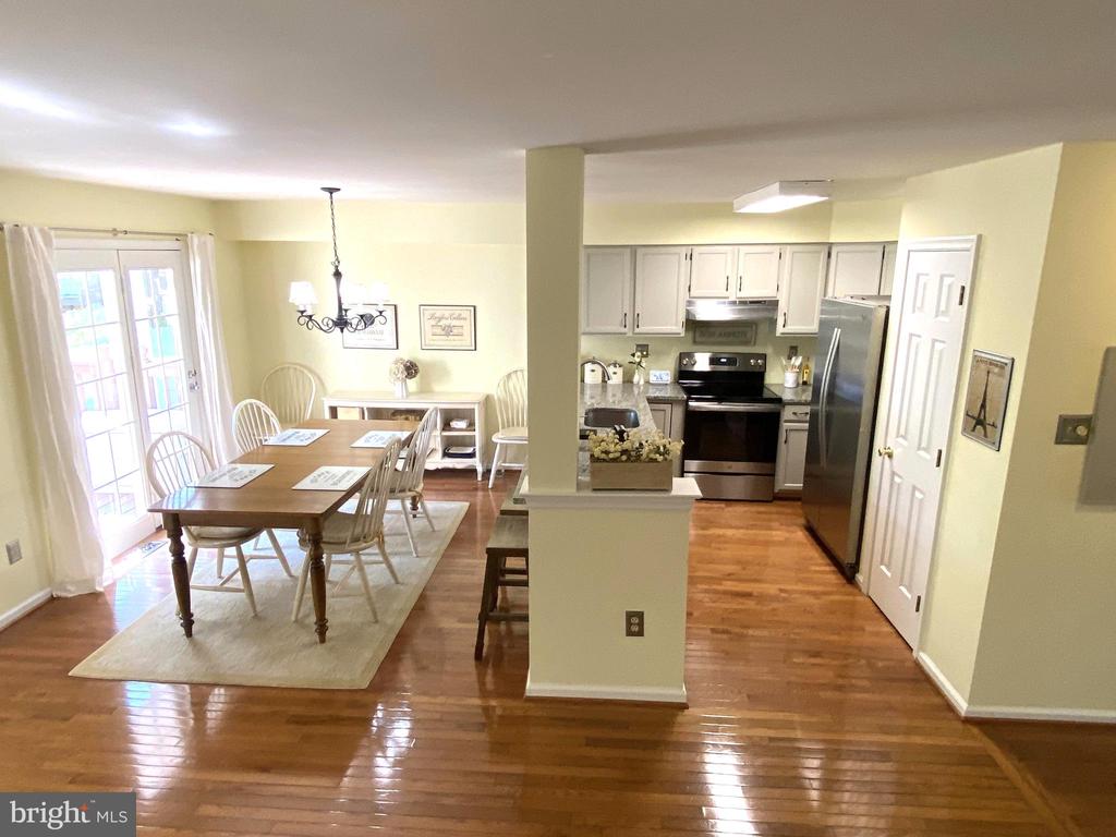 209 PRIMROSE LANE