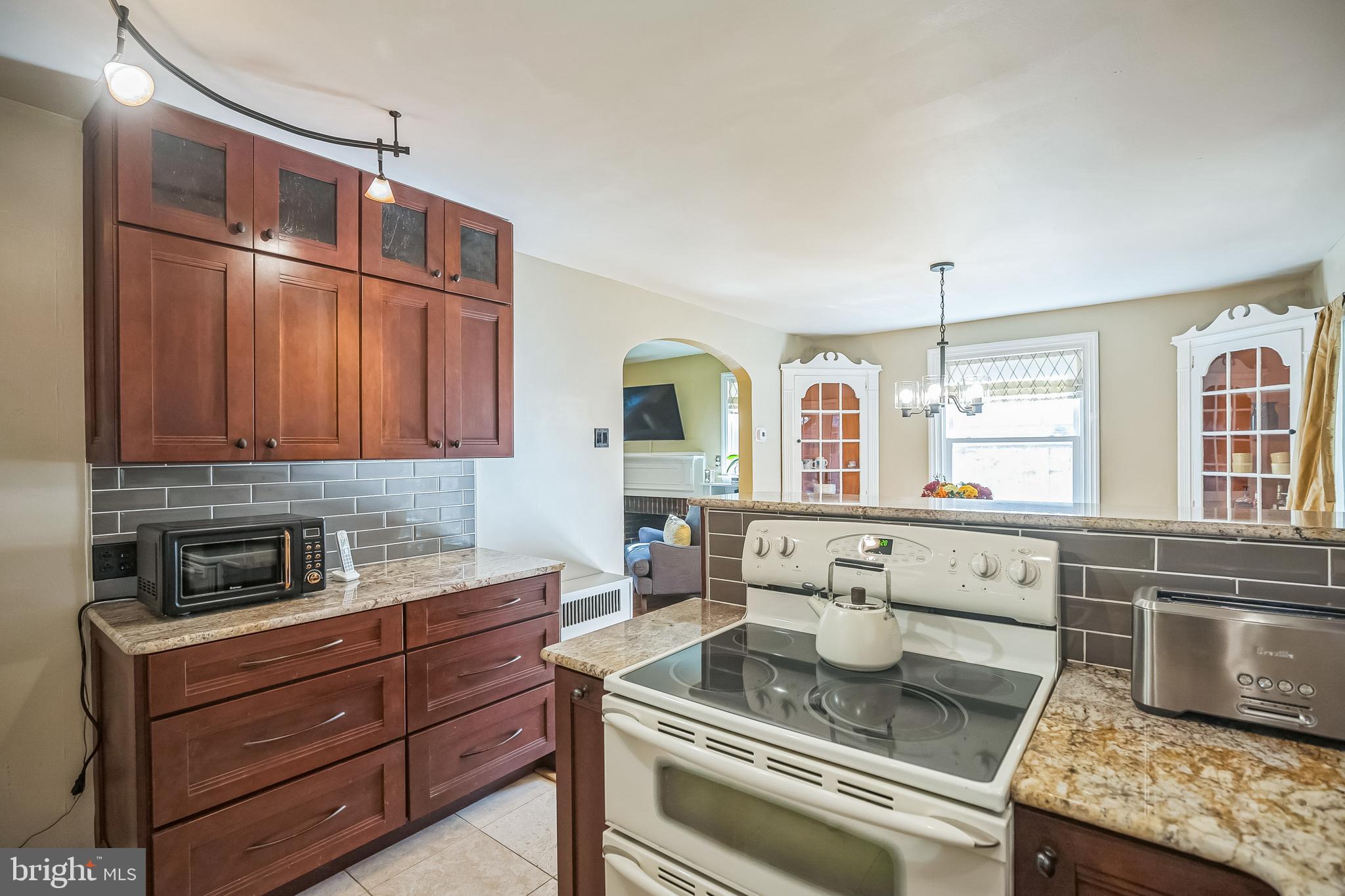 3022 LIMEKILN PIKE