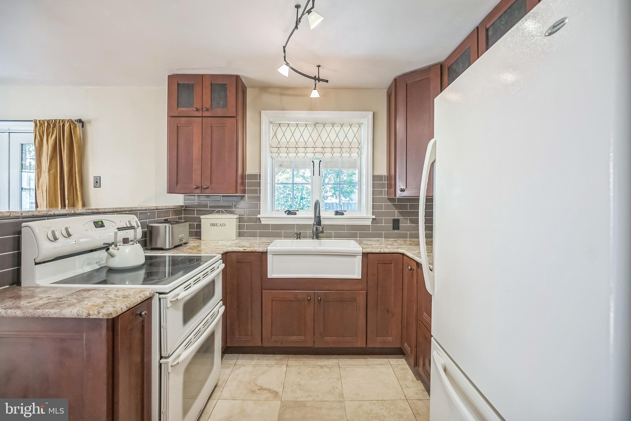 3022 LIMEKILN PIKE