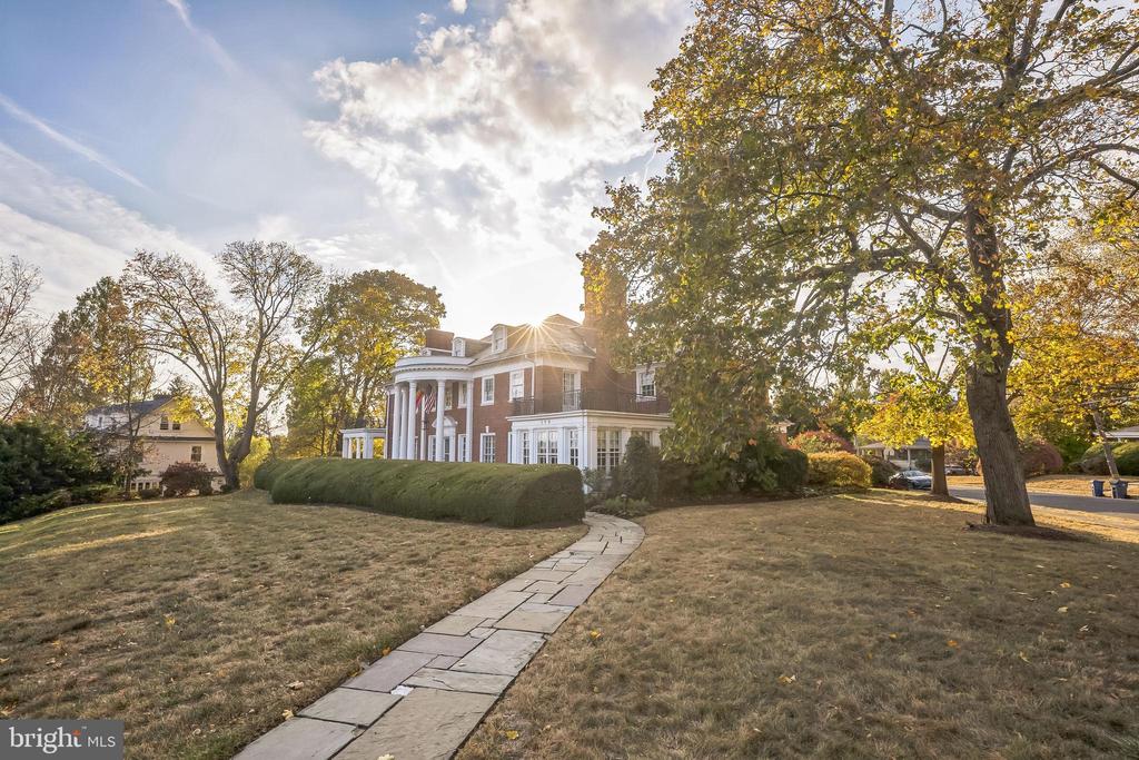 170 ROBERTS AVENUE