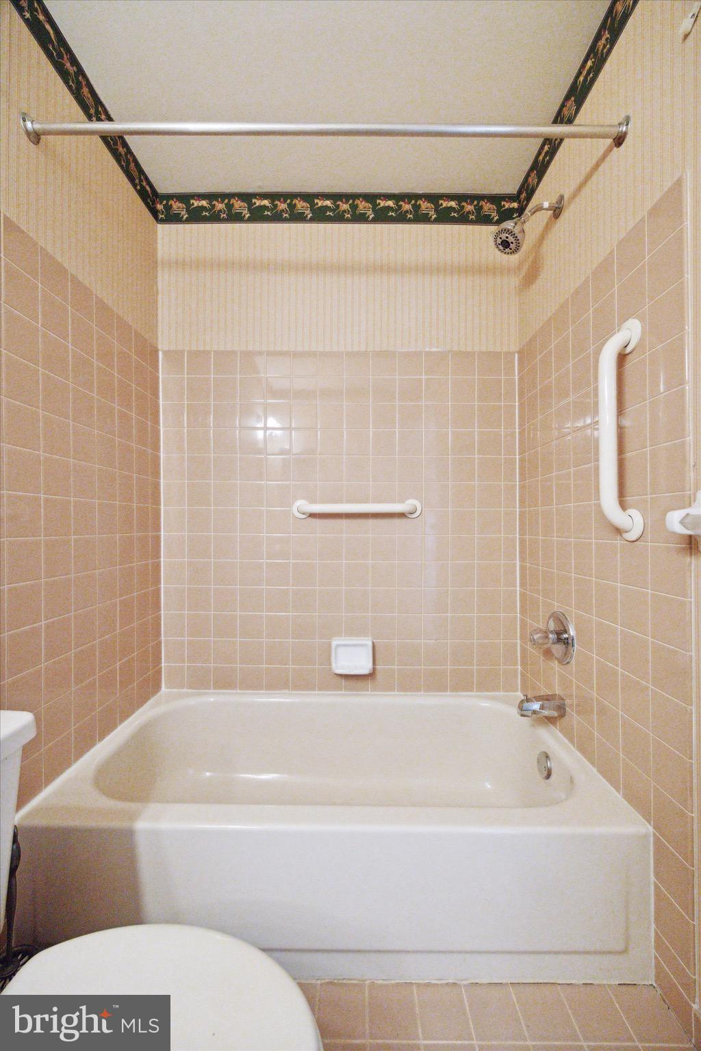 284 TULIP TREE COURT