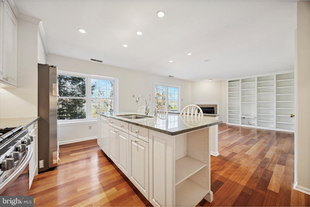 284 TULIP TREE COURT