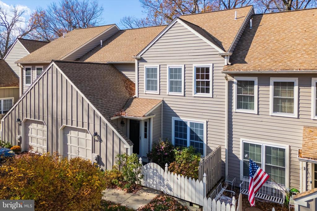284 TULIP TREE COURT
