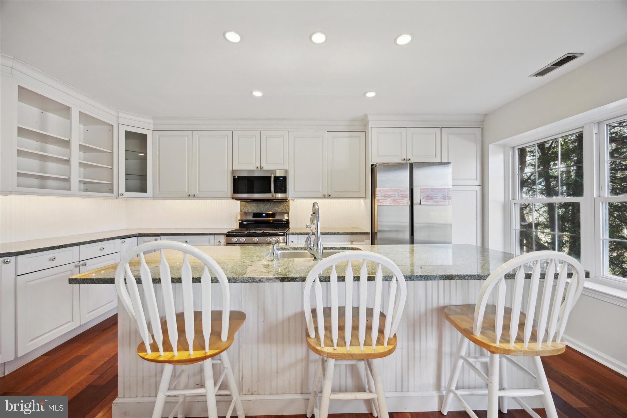 284 TULIP TREE COURT