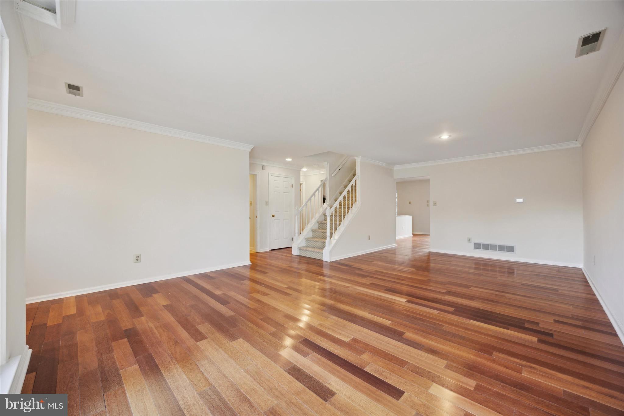 284 TULIP TREE COURT
