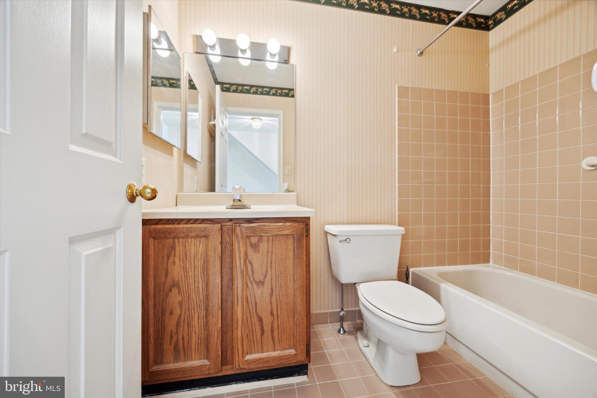 284 TULIP TREE COURT