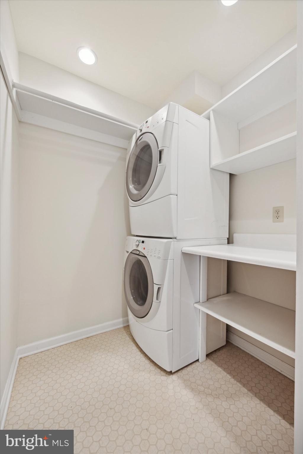284 TULIP TREE COURT