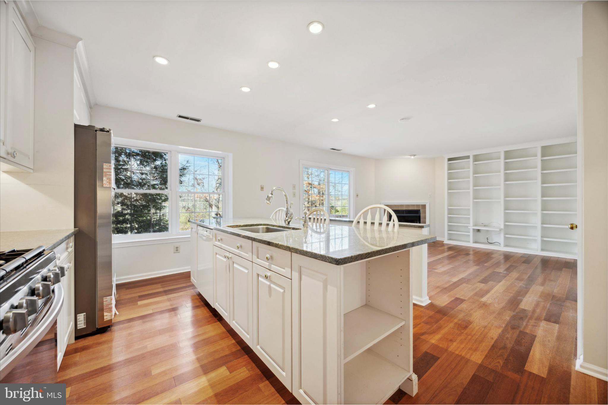 284 TULIP TREE COURT