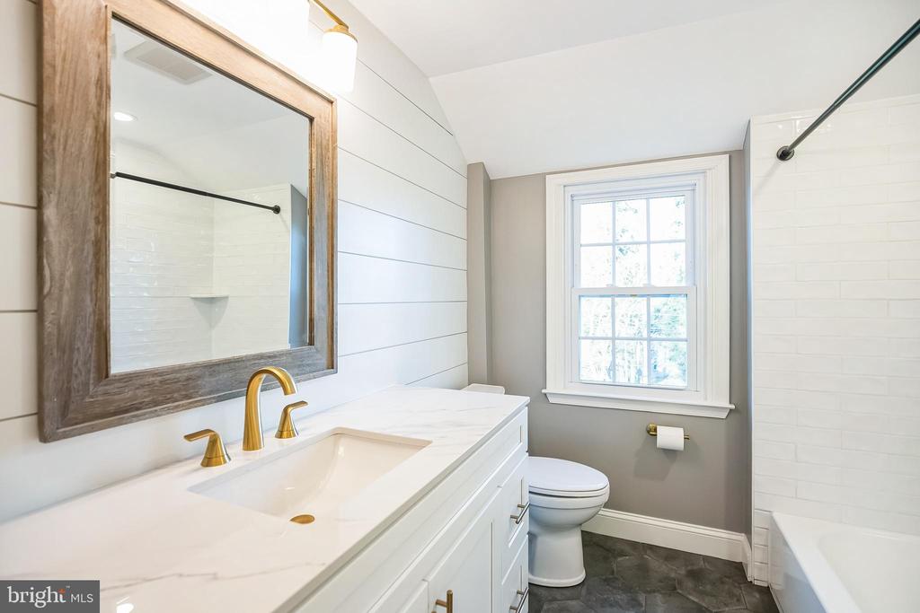 209 GLENDALOUGH