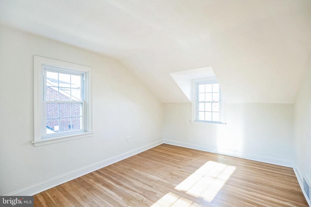 209 GLENDALOUGH