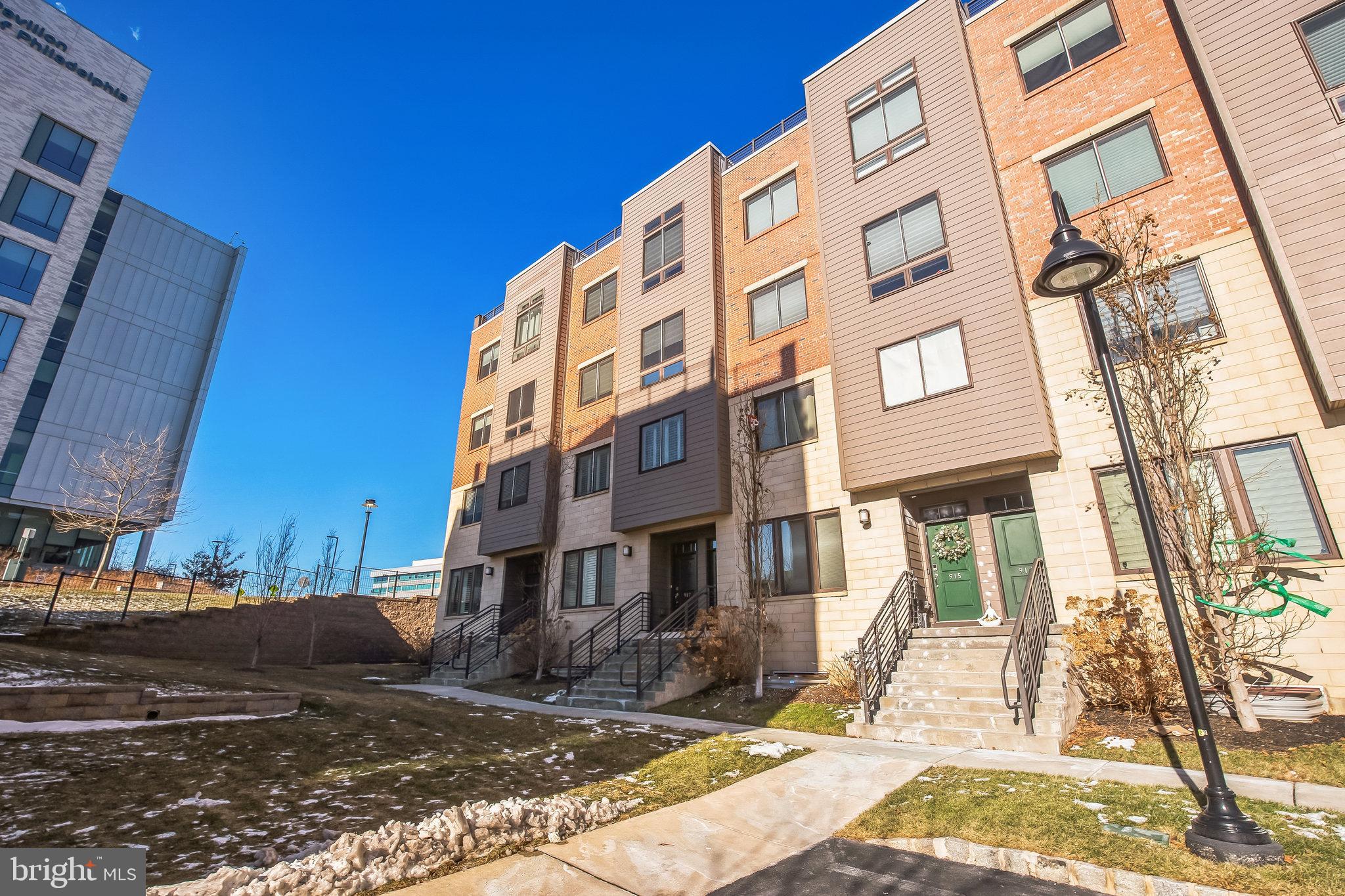 917 LAKEVIEW COURT 36 LOWER