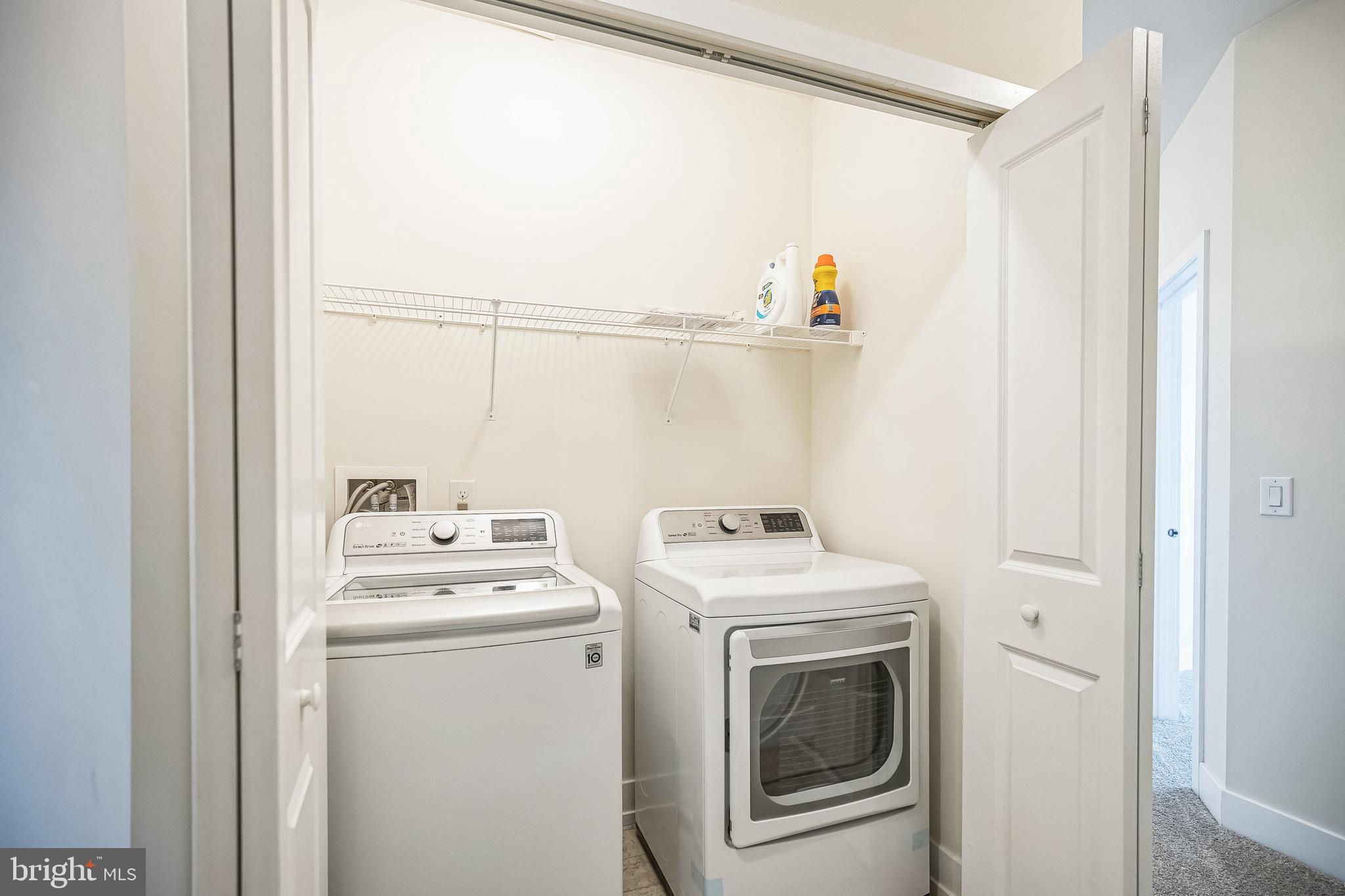 917 LAKEVIEW COURT 36 LOWER