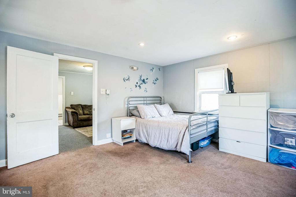 2763 LIMEKILN PIKE