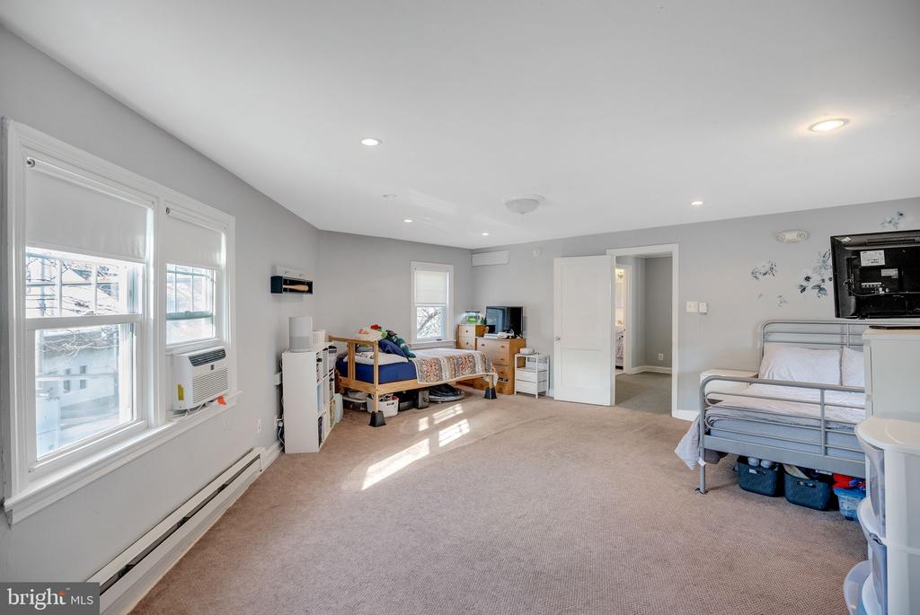 2763 LIMEKILN PIKE