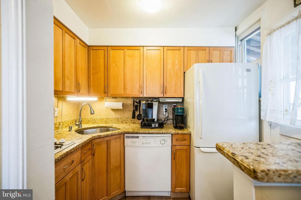 2714 CEDAR LANE