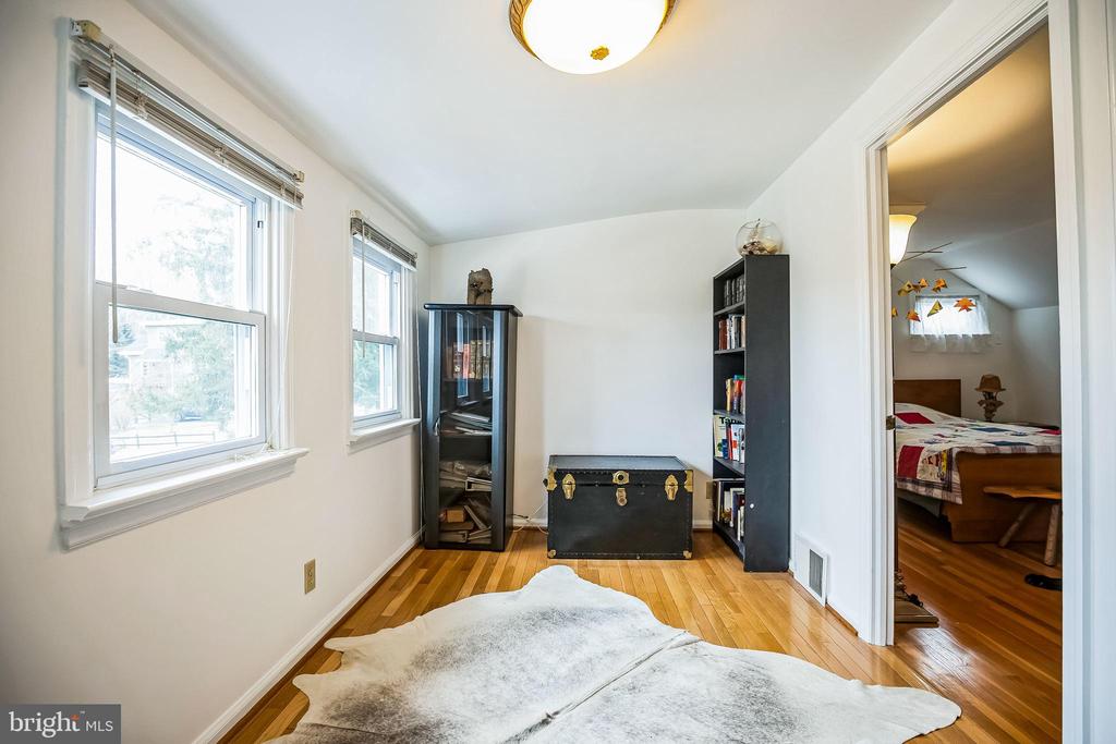 2714 CEDAR LANE