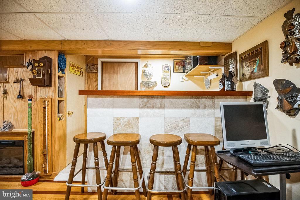 2714 CEDAR LANE