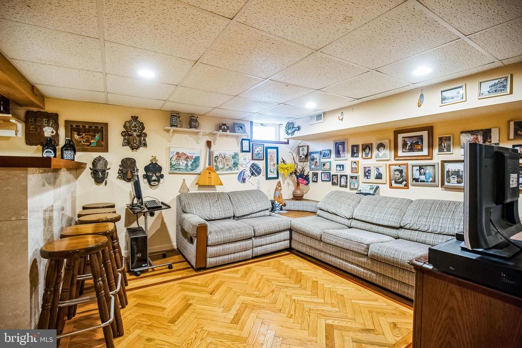 2714 CEDAR LANE