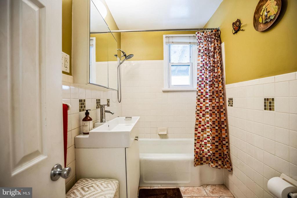 2714 CEDAR LANE