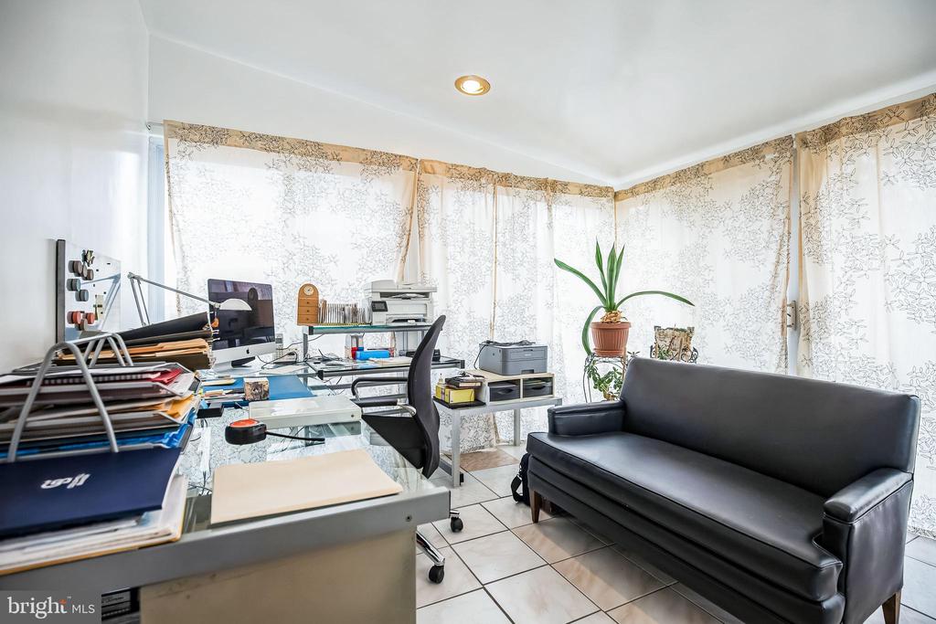 2714 CEDAR LANE