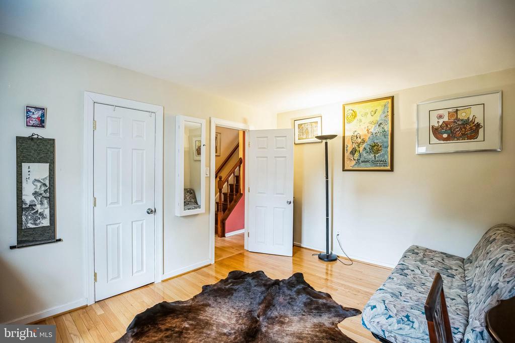 2714 CEDAR LANE