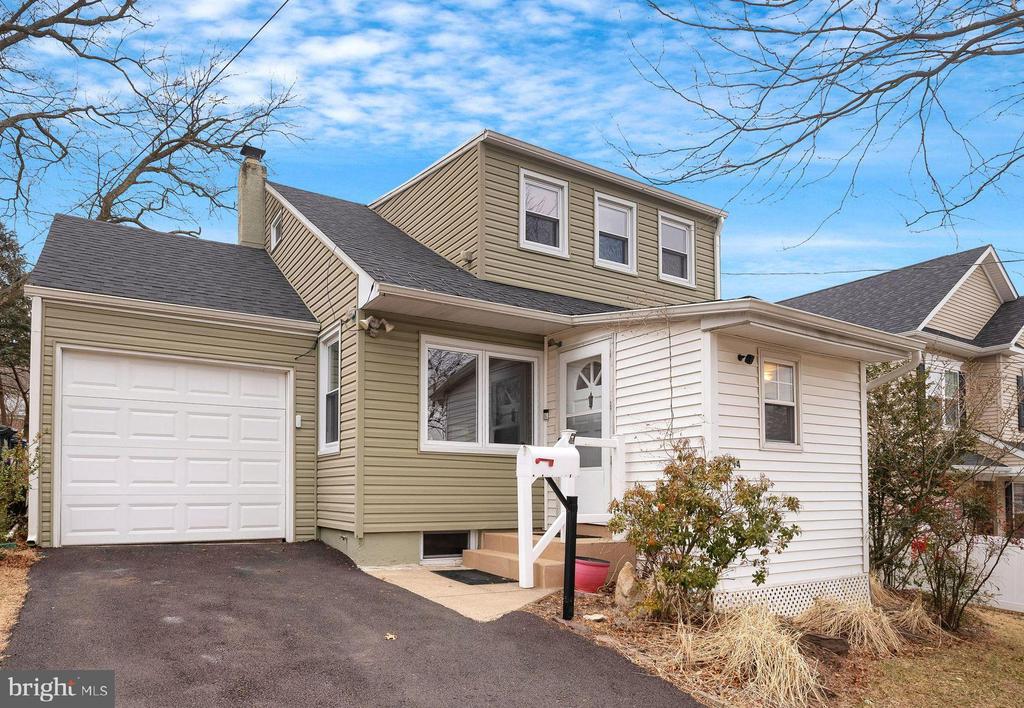 2714 CEDAR LANE