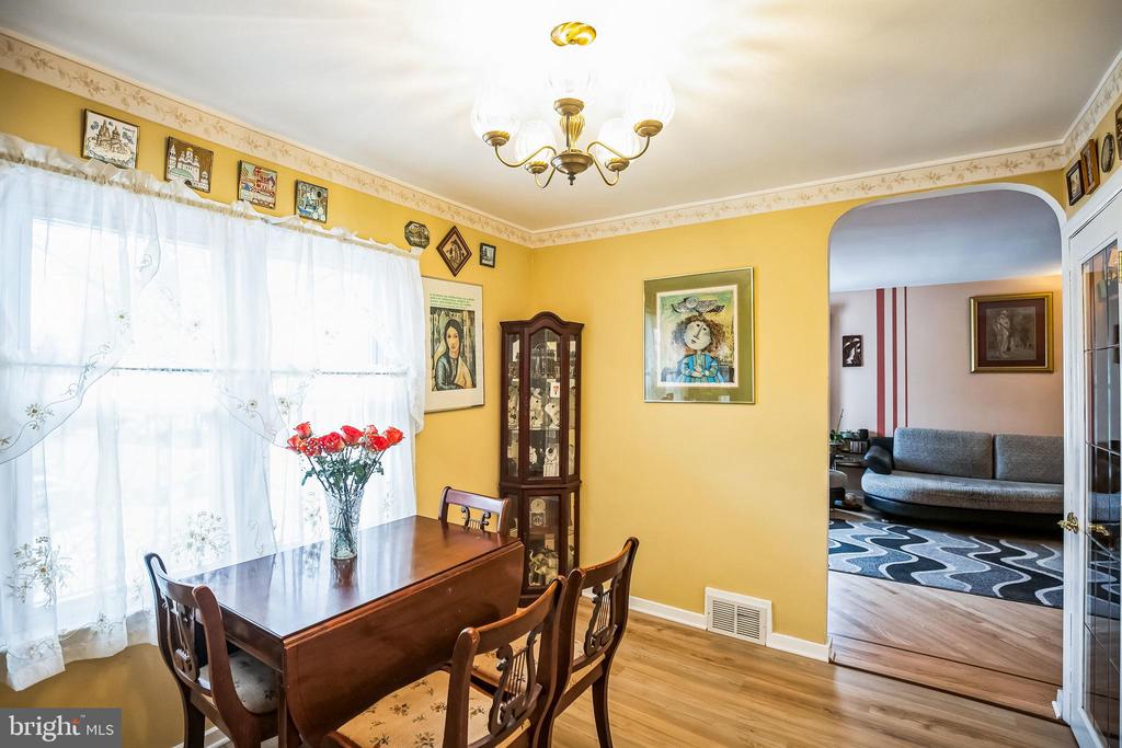 2714 CEDAR LANE