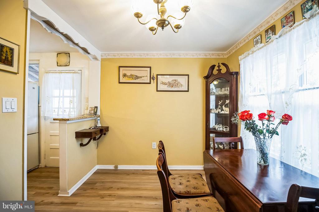 2714 CEDAR LANE