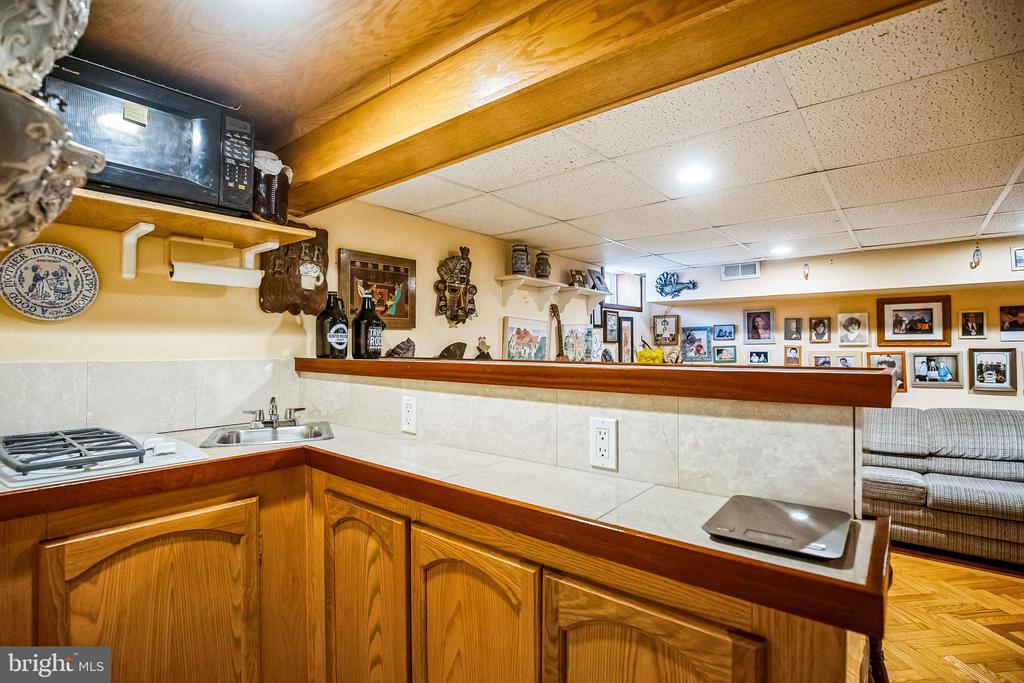 2714 CEDAR LANE