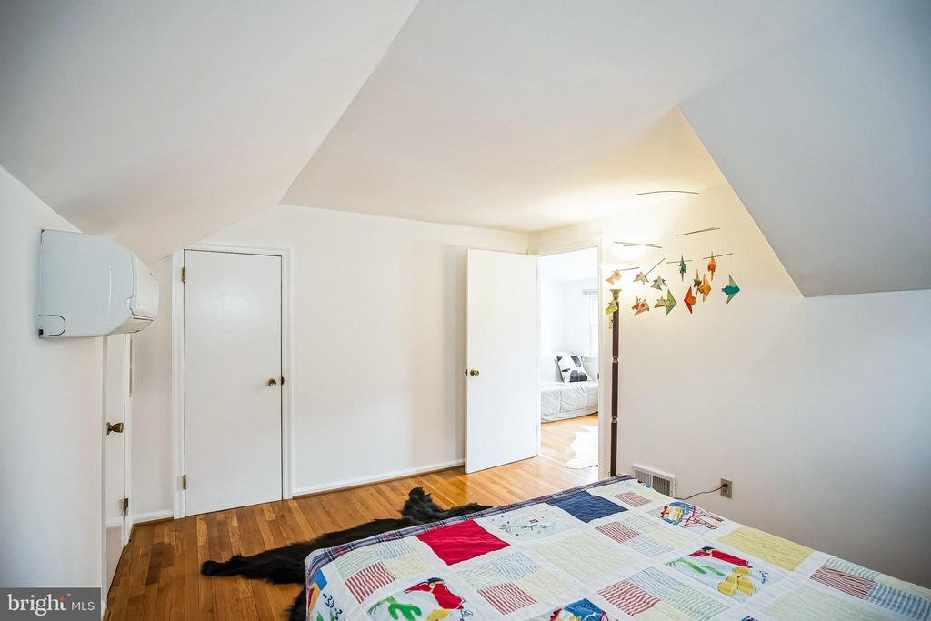 2714 CEDAR LANE