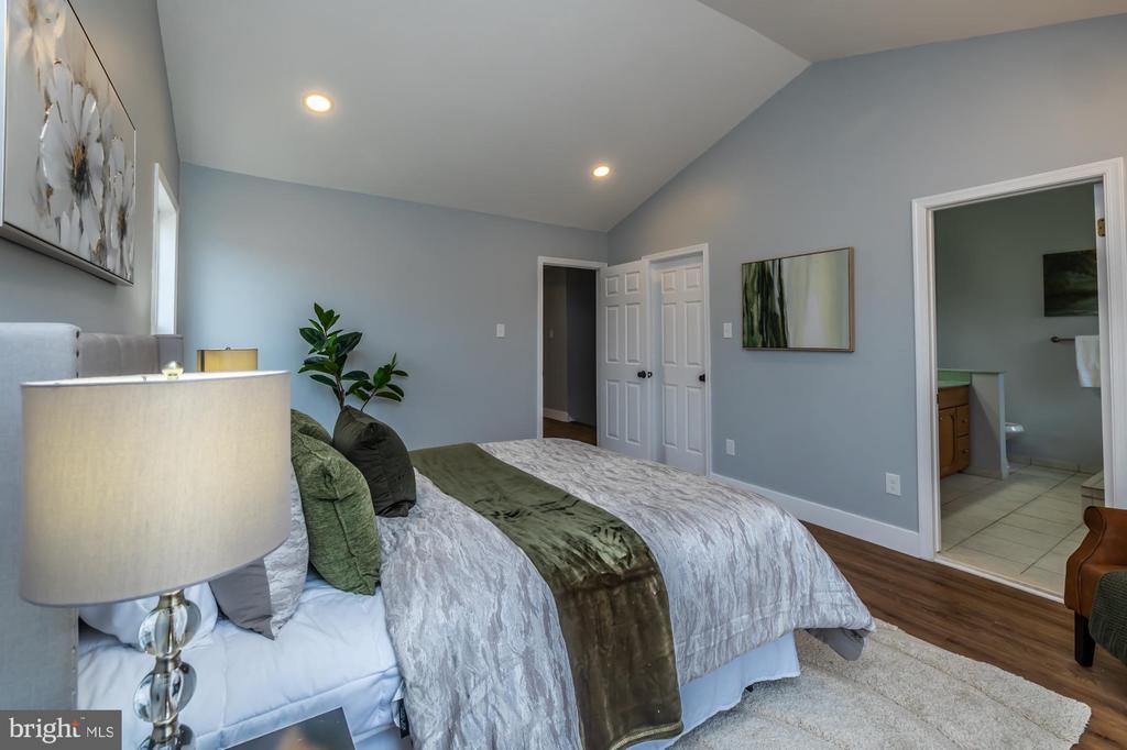 54 WHITE PINE COURT