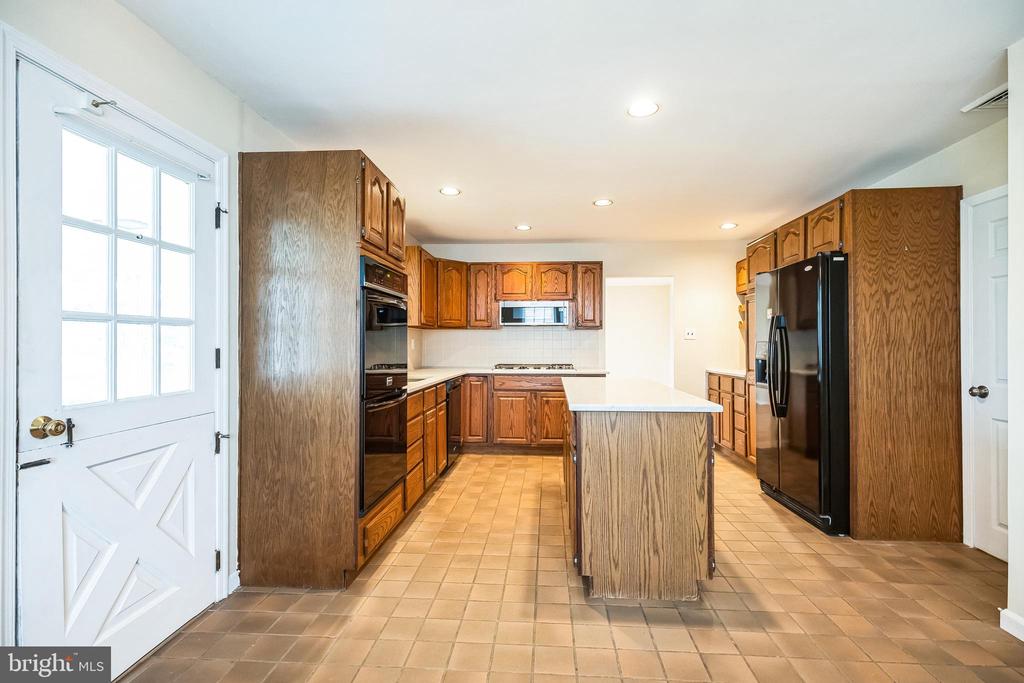 611 BELL LANE