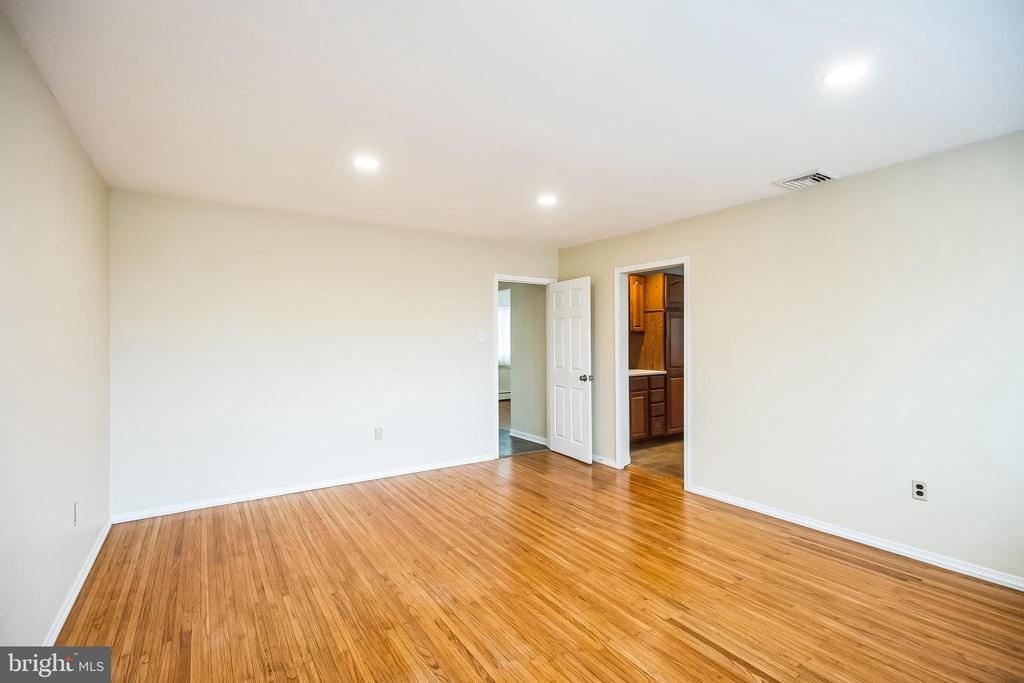 611 BELL LANE
