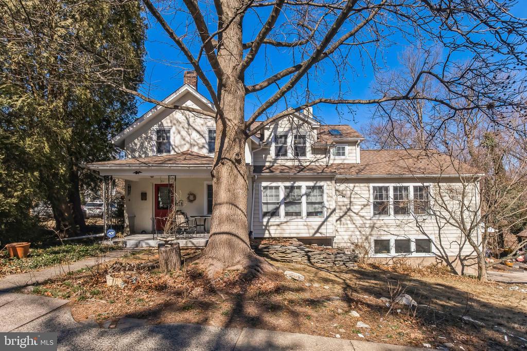 211 W WAVERLY ROAD