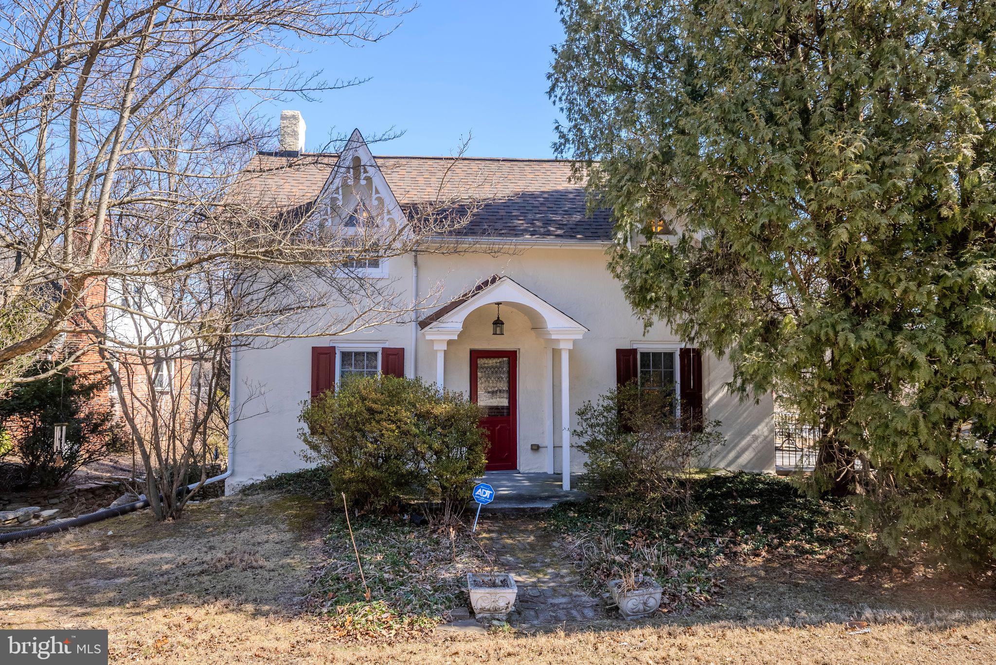 211 W WAVERLY ROAD