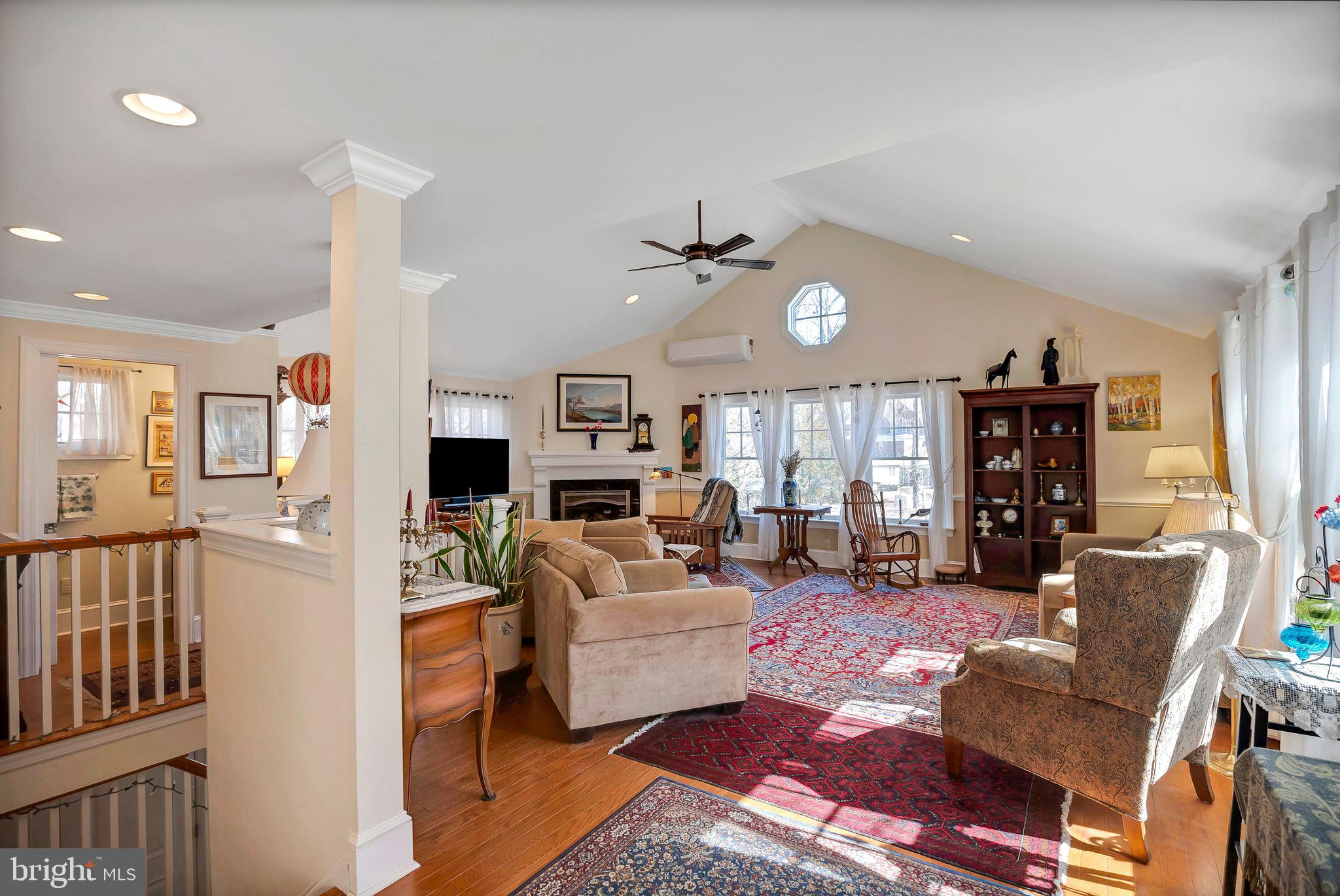 211 W WAVERLY ROAD