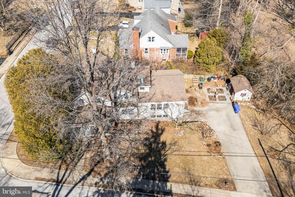 211 W WAVERLY ROAD