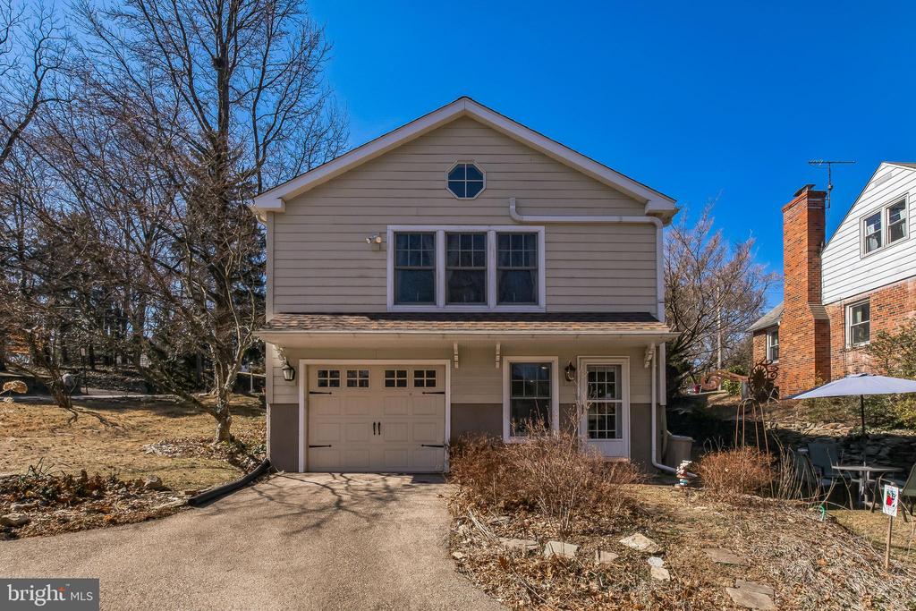 211 W WAVERLY ROAD