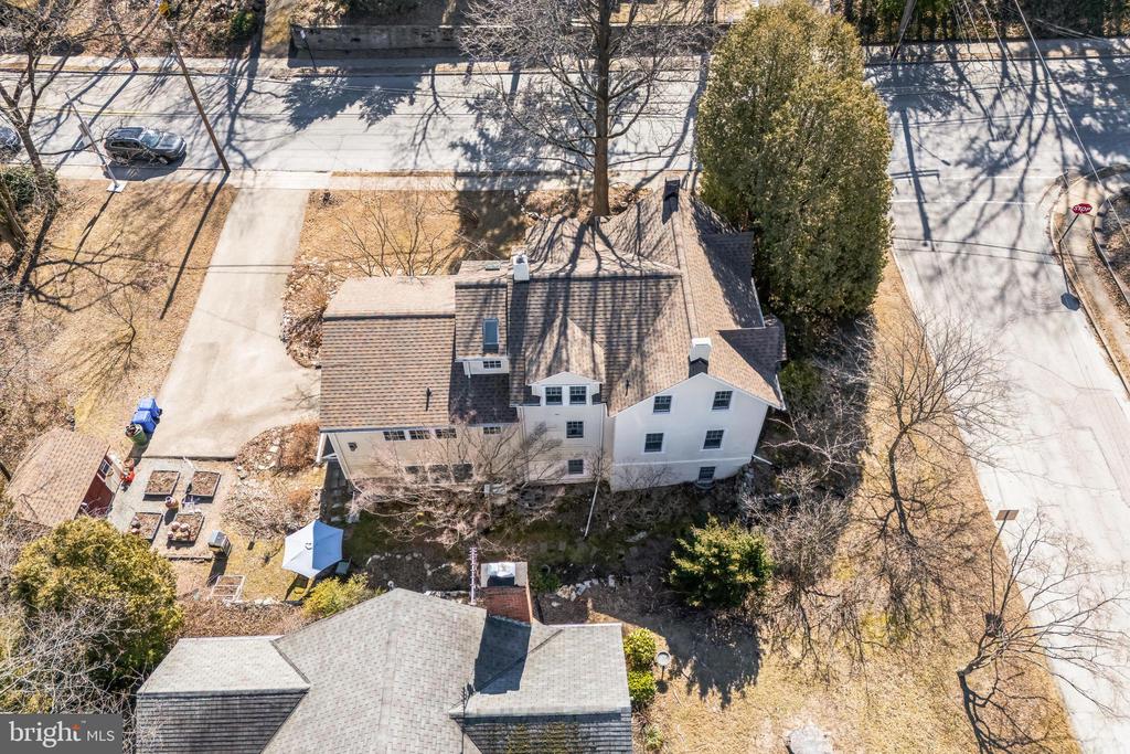 211 W WAVERLY ROAD