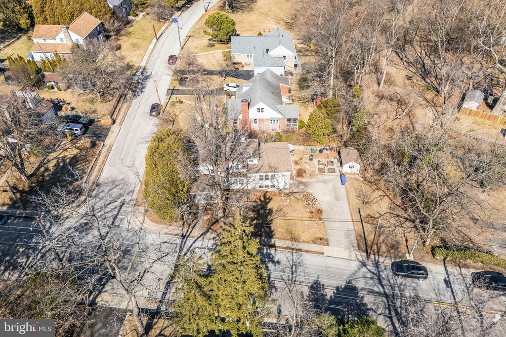 211 W WAVERLY ROAD