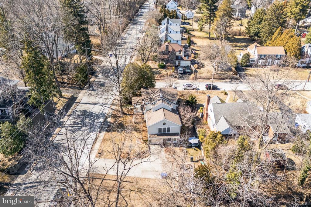 211 W WAVERLY ROAD