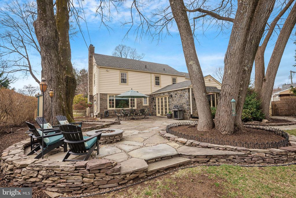 677 LINDLEY ROAD