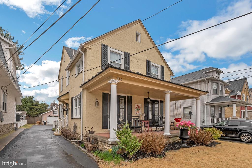 316 CLIVEDEN AVENUE