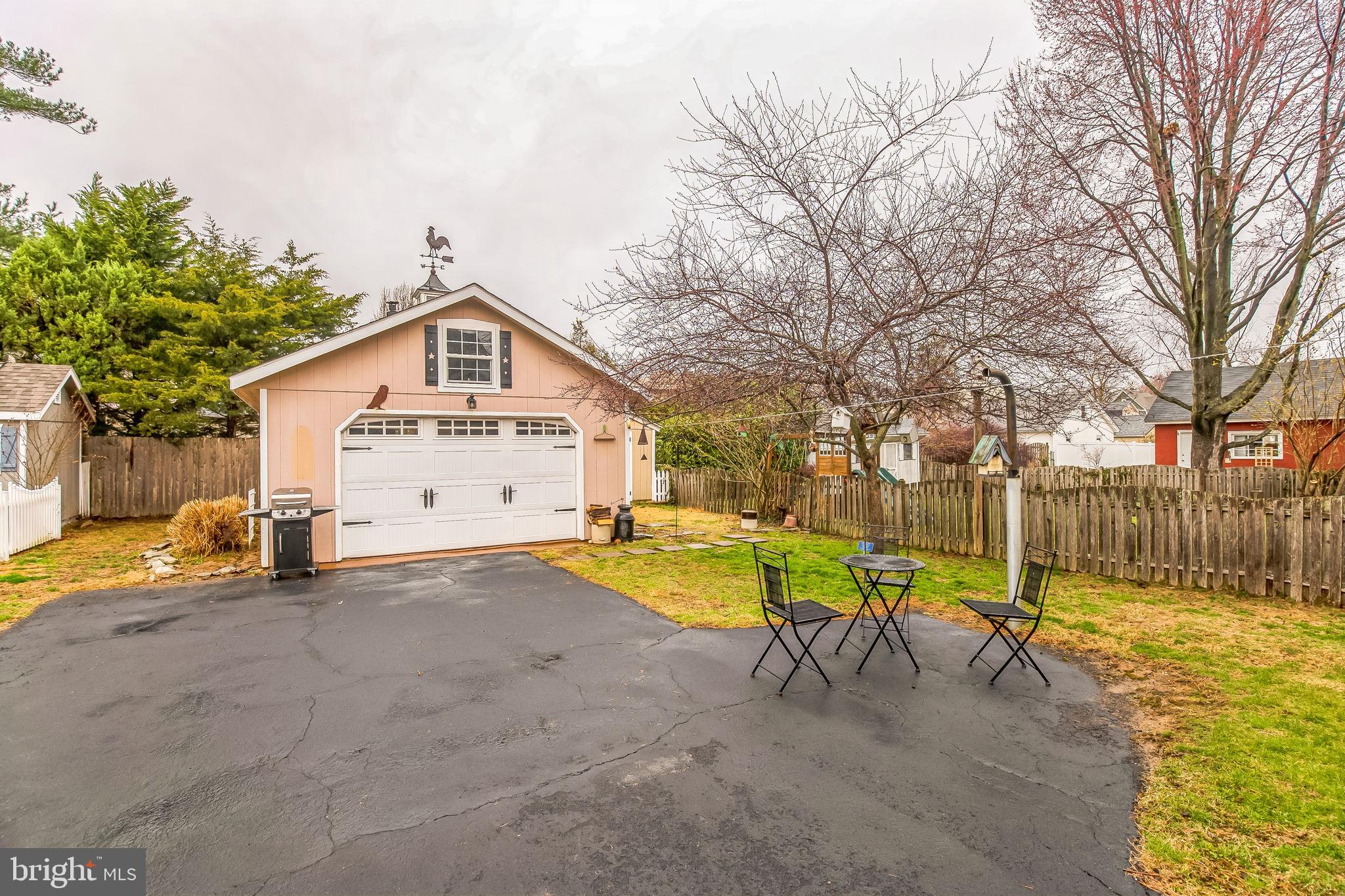 316 CLIVEDEN AVENUE
