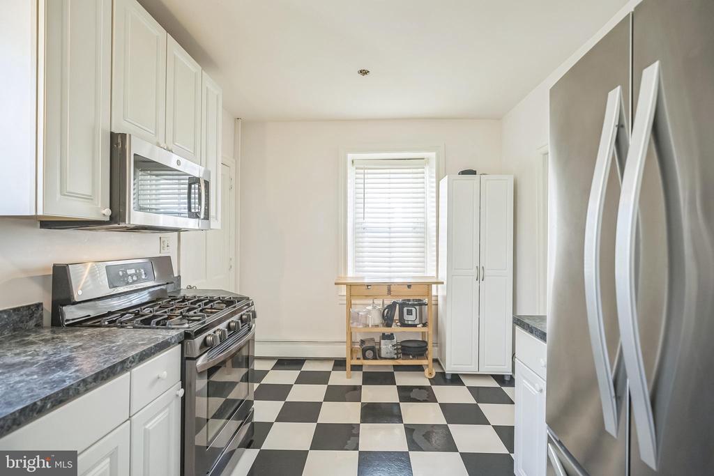17 AMBLER ROAD