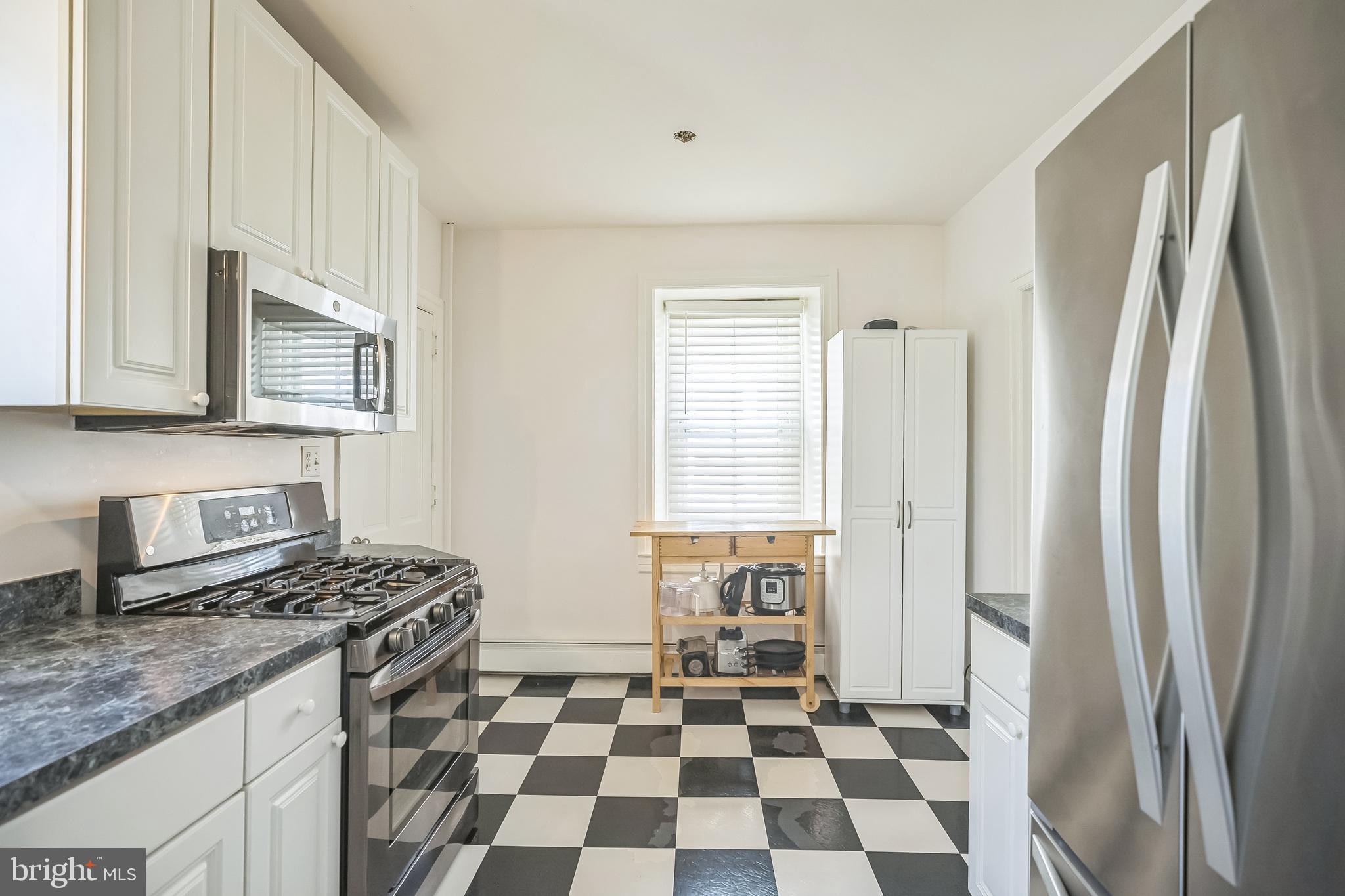 17 AMBLER ROAD